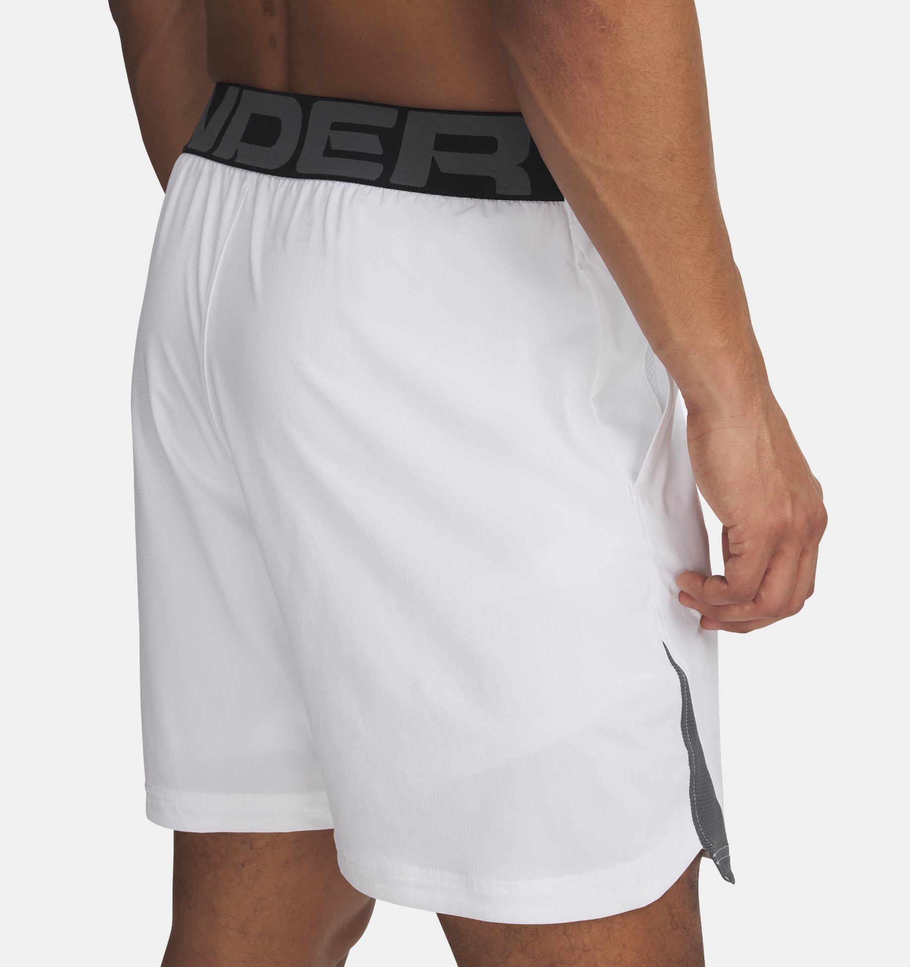 Under Armour Men's Elevated Woven 2.0 8.25