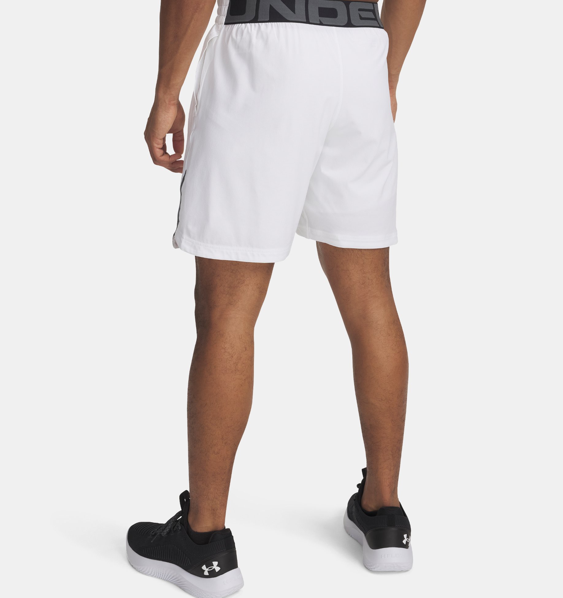 Under Armour Men's Elevated Woven 2.0 8.25